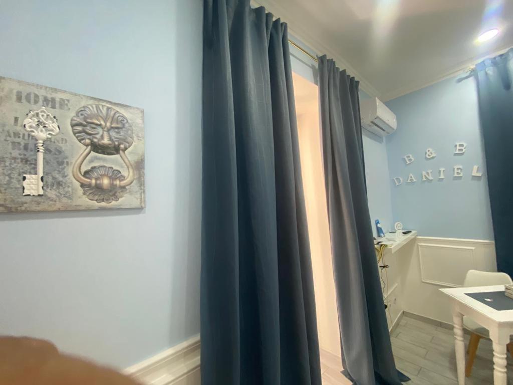 B&B Daniel Napoli Bagian luar foto